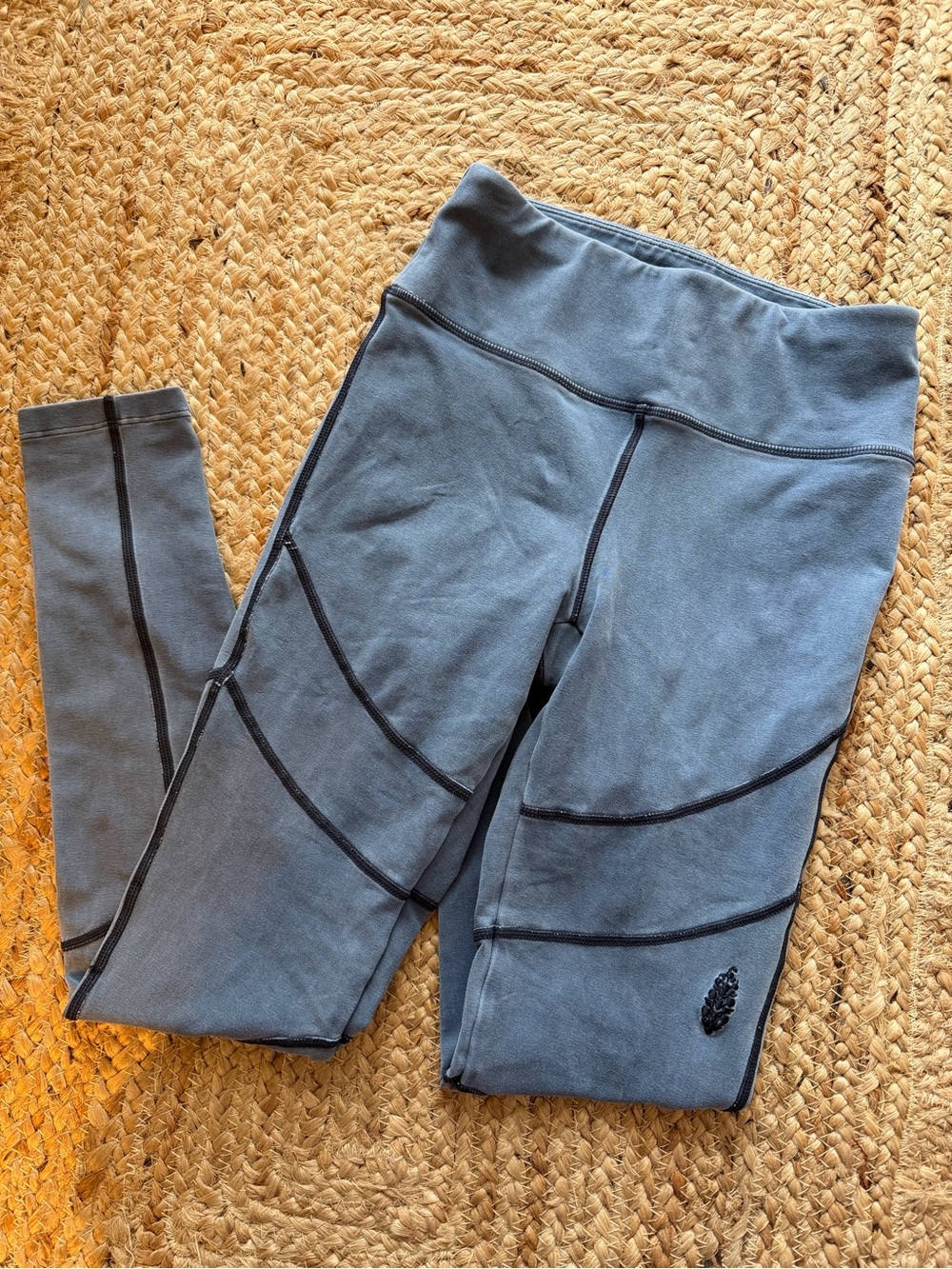 Free People Movement gray leggings with black diagonal stitching, size XS